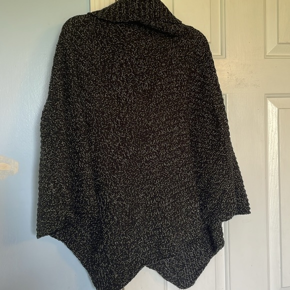 Roots poncho OS - Picture 4 of 4